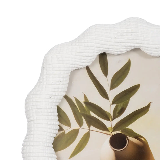 4x6 White Wavy Arch Resin Frame
