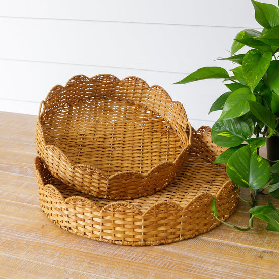 Round Chipwood Trays w/Scalloped Edges