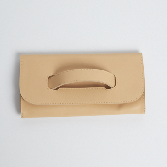 Mare Handle Clutch in Sand