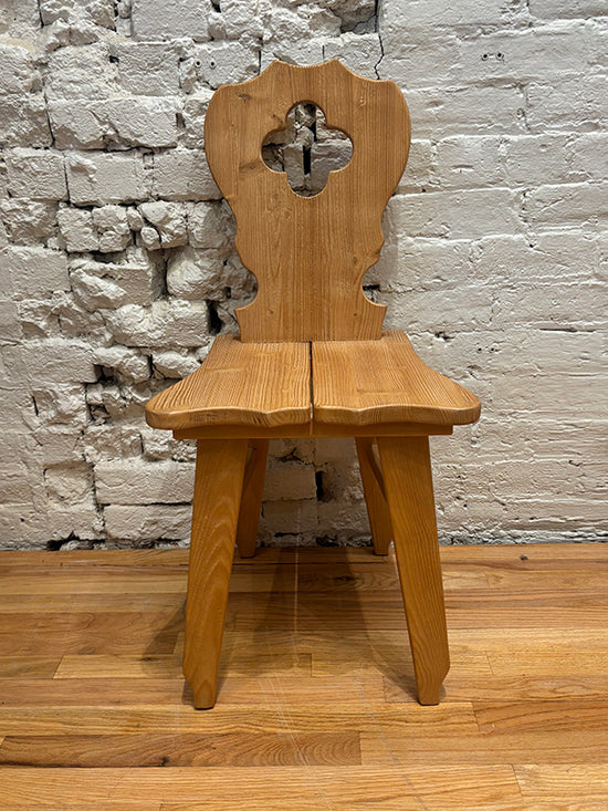 Natural Clover Tyrol Accent Chair